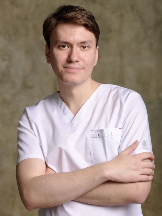 Офтальмохирург Петров Антон Александрович
